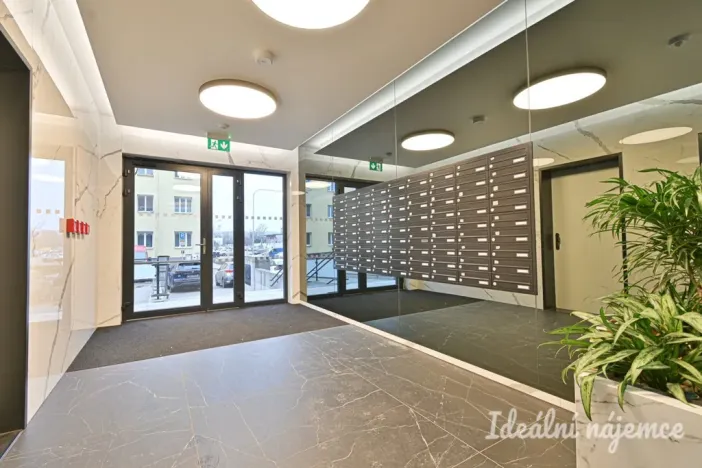 Pronájem bytu 1+kk, Brno - Komárov, Komárovská, 29 m2