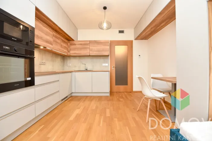 Pronájem bytu 1+kk, Praha - Vysočany, Smržových, 33 m2