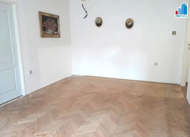 Prodej bytu 3+1, Planá, 63 m2