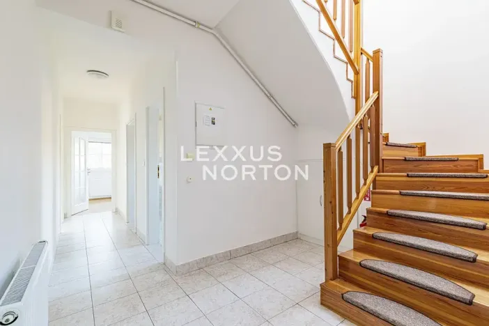 Pronájem rodinného domu, Praha - Nebušice, K vinicím, 251 m2