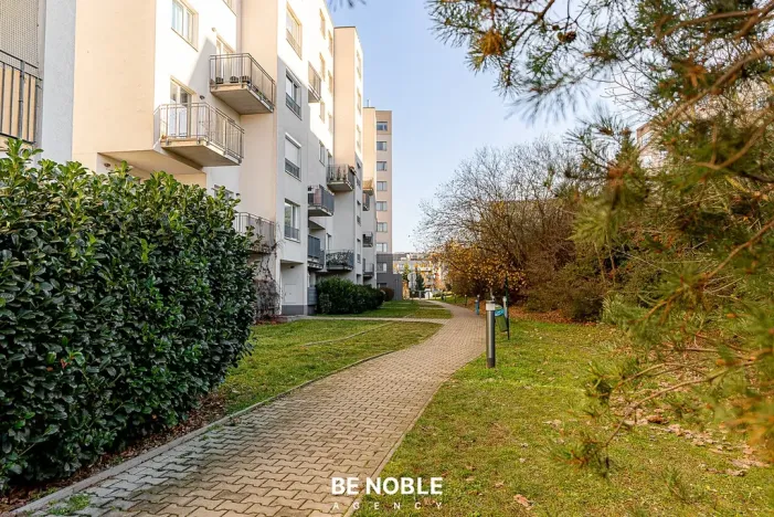 Prodej bytu 1+kk, Praha - Hlubočepy, Chlupáčova, 31 m2