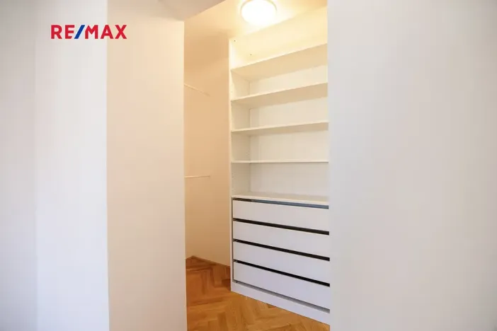 Pronájem bytu 3+1, Praha - Dejvice, Mydlářka, 55 m2