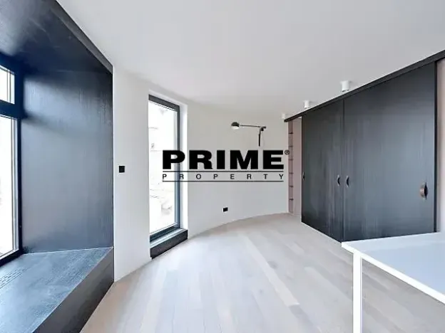 Pronájem bytu 2+kk, Praha - Vinohrady, náměstí Jiřího z Poděbrad, 60 m2
