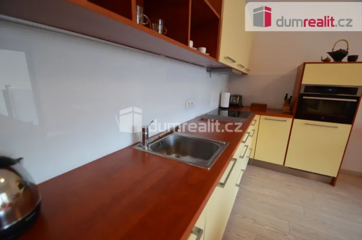 Pronájem bytu 3+kk, Praha - Karlín, U Mlýnského kanálu, 70 m2