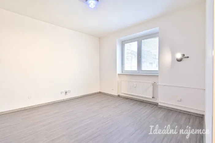 Pronájem bytu 1+1, Brno, Sibiřská, 28 m2