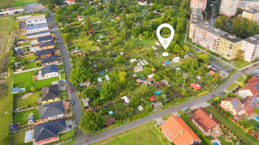 Prodej zahrady, Louny, 684 m2