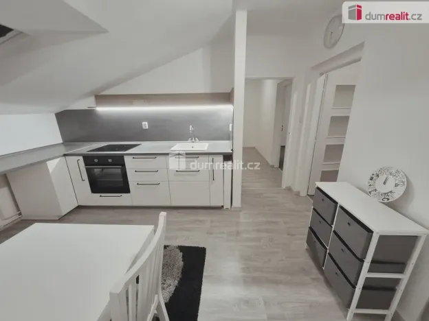 Pronájem bytu 2+1, Hoštka - Kochovice, Lužická, 57 m2