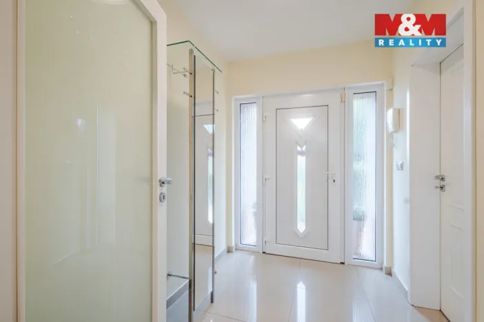 Prodej rodinného domu, Týnec nad Labem - Vinařice, 300 m2