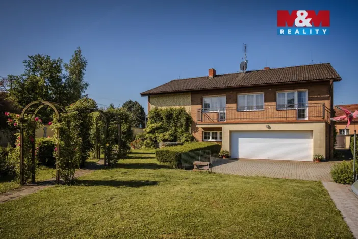 Prodej rodinného domu, Týnec nad Labem - Vinařice, 300 m2