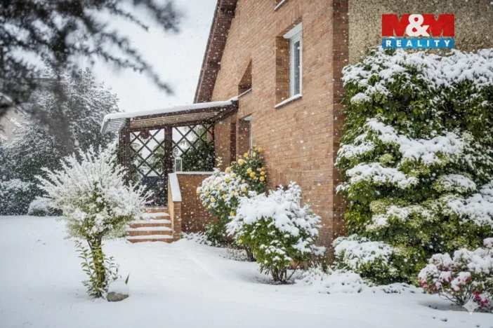 Prodej rodinného domu, Týnec nad Labem - Vinařice, 300 m2
