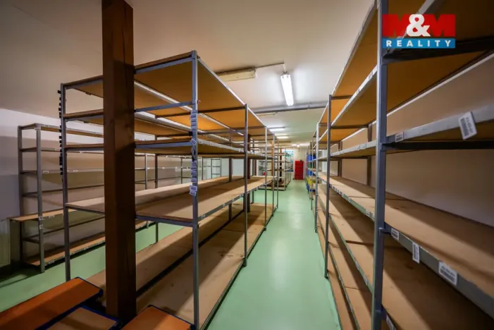 Prodej výrobních prostor, Žďár, 1089 m2