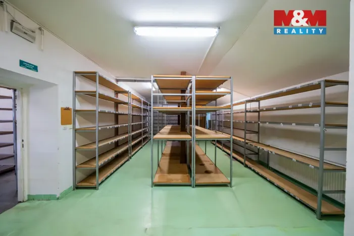 Prodej výrobních prostor, Žďár, 1089 m2