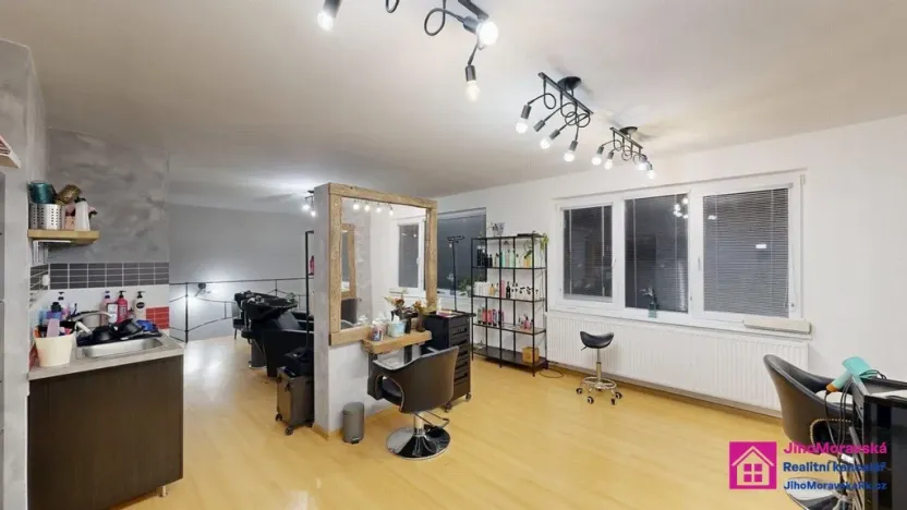 Pronájem obchodního prostoru, Břeclav, Smetanovo nábřeží, 78 m2