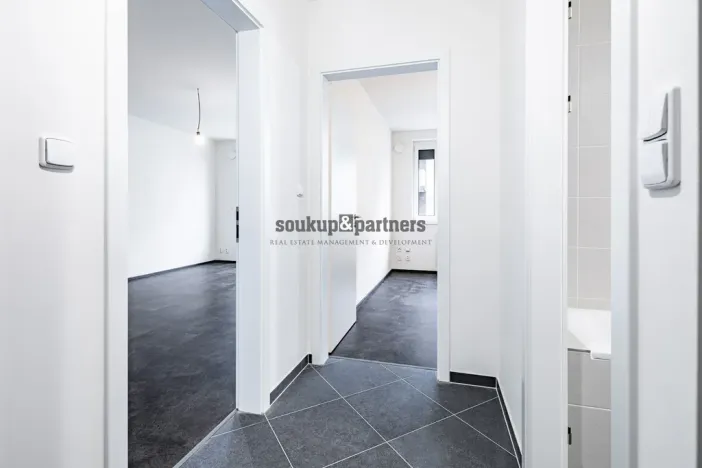 Prodej bytu 2+kk, Praha, Návarovská, 61 m2