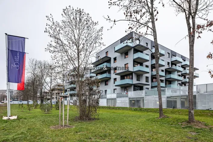 Prodej bytu 2+kk, Praha, Návarovská, 61 m2