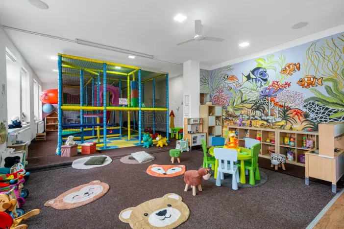 Prodej komerční nemovitosti, Teplice, Pražská, 1334 m2