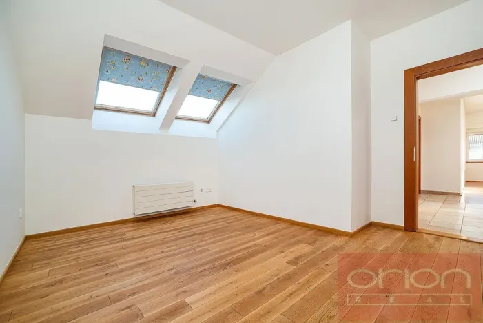 Pronájem rodinného domu, Praha - Řeporyje, Draženovská, 250 m2