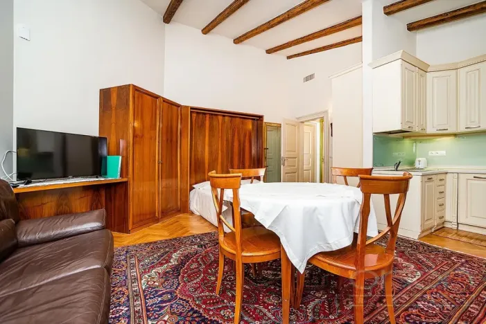 Pronájem bytu 1+kk, Praha - Vinohrady, Italská, 49 m2