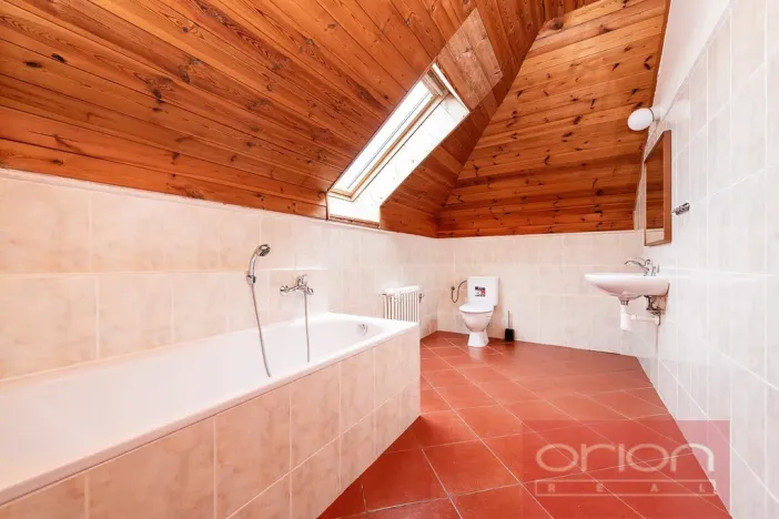 Pronájem rodinného domu, Praha - Břevnov, Oddělená, 316 m2