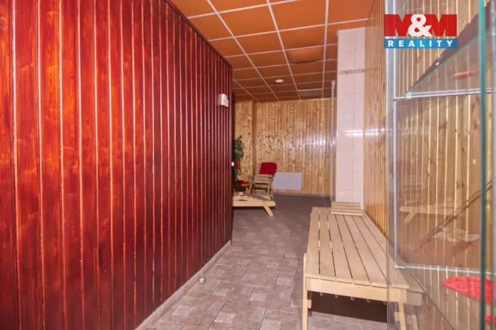 Pronájem obchodního prostoru, Orlová - Lutyně, Masarykova třída, 222 m2