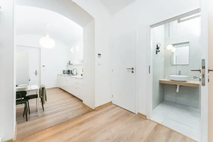 Pronájem bytu 2+kk, Praha - Vinohrady, Rumunská, 29 m2
