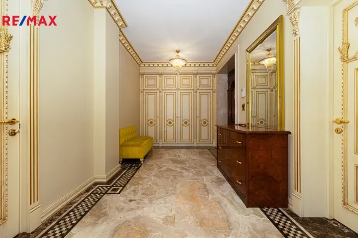 Pronájem rodinného domu, Praha - Kunratice, 450 m2