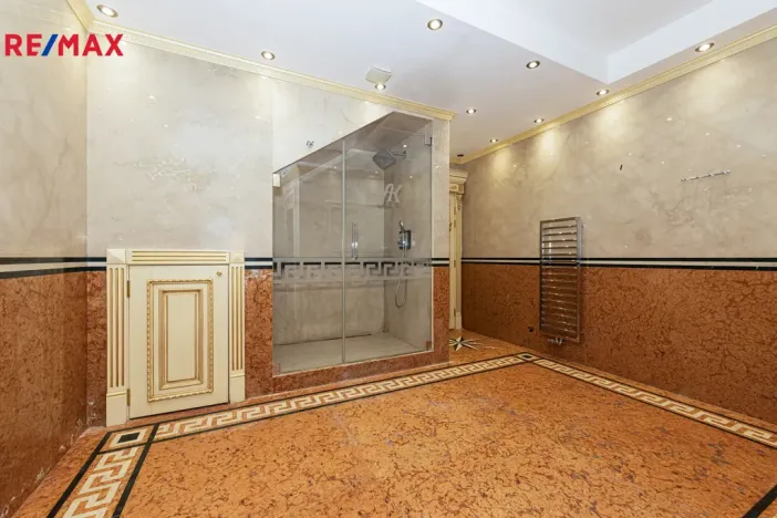 Pronájem rodinného domu, Praha - Kunratice, 450 m2