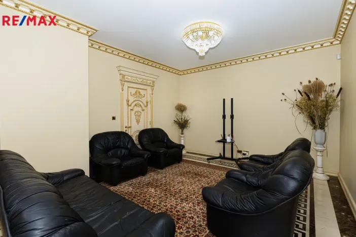 Pronájem rodinného domu, Praha - Kunratice, 450 m2