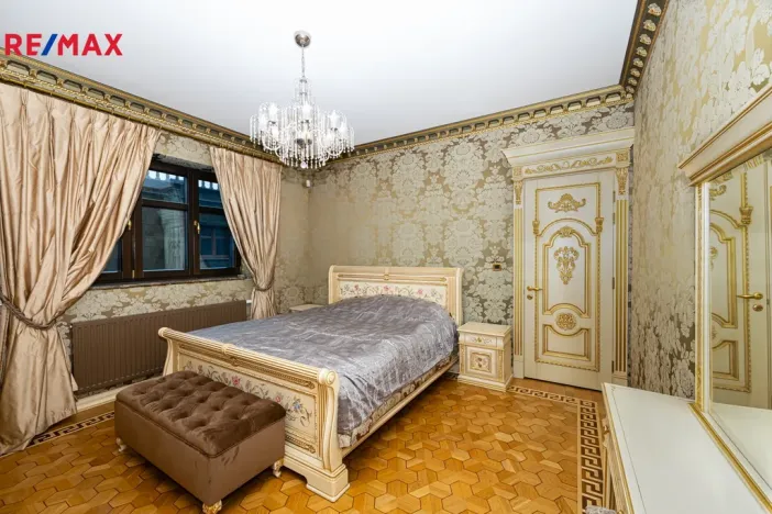 Pronájem rodinného domu, Praha - Kunratice, 450 m2