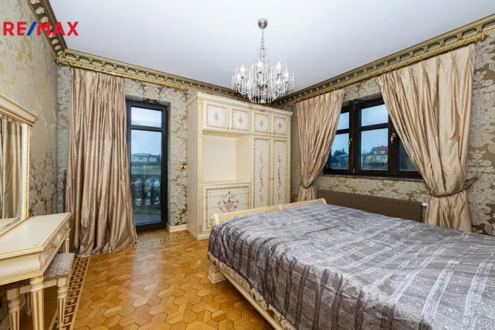 Pronájem rodinného domu, Praha - Kunratice, 450 m2