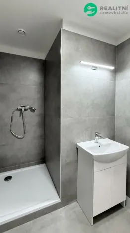 Pronájem skladu, Hořovice, 600 m2