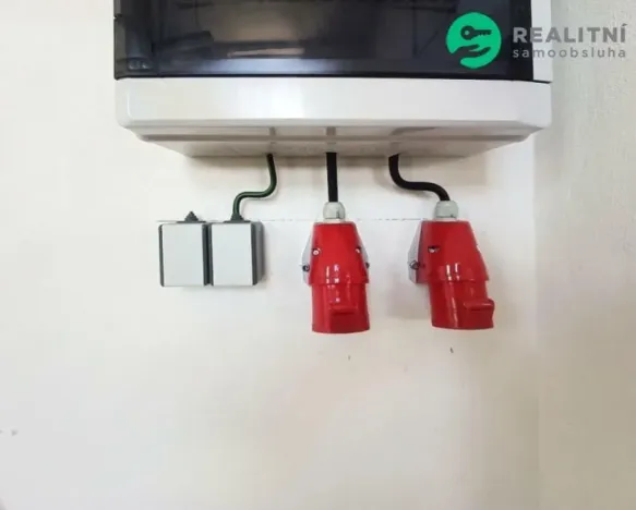 Pronájem skladu, Hořovice, 600 m2