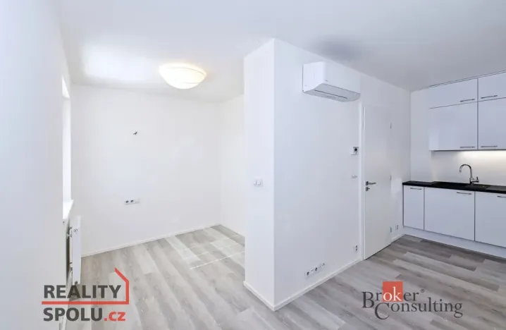 Pronájem bytu 1+kk, Praha - Libeň, Nad Rokoskou, 42 m2