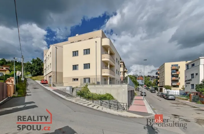 Pronájem bytu 1+kk, Praha - Libeň, Nad Rokoskou, 42 m2