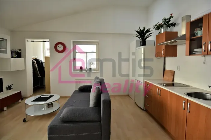 Pronájem bytu 2+kk, Praha - Břevnov, Za Strahovem, 42 m2