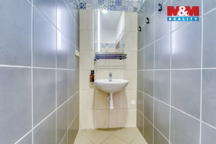 Prodej výrobních prostor, Stružná, 216 m2