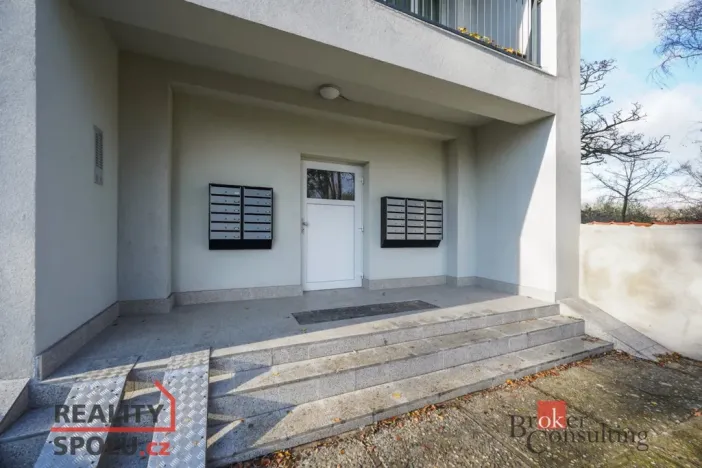 Pronájem bytu 2+kk, Mlékojedy, 51 m2