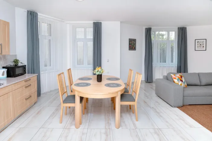 Pronájem bytu 3+kk, Praha - Dolní Počernice, K zámku, 118 m2