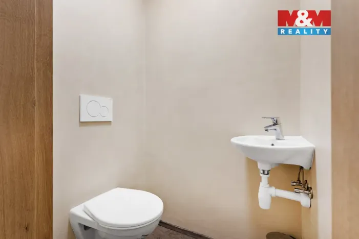 Prodej obchodního prostoru, Jablonec nad Nisou, Komenského, 600 m2