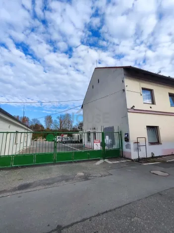 Prodej vícegeneračního domu, Přelouč, Sportovní, 426 m2