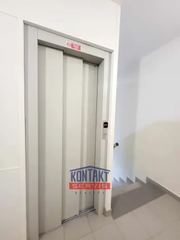 Pronájem bytu 1+kk, České Budějovice, Dobrovodská, 21 m2