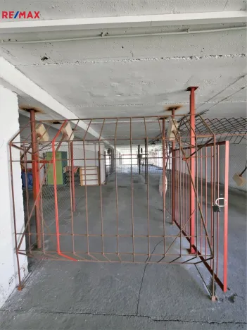 Pronájem garáže, Praha - Střížkov, Lovosická, 14 m2
