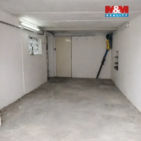 Pronájem garáže, Kladno - Rozdělov, Bří Rybářů, 15 m2