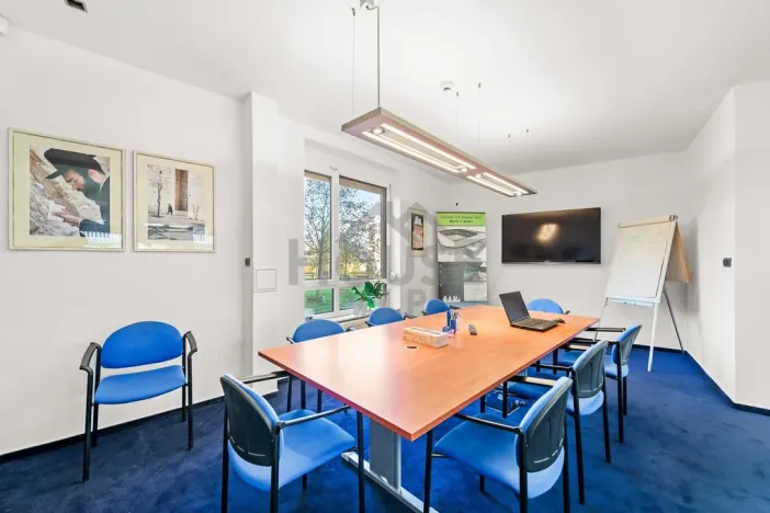 Prodej kanceláře, Praha - Záběhlice, Jetelová, 234 m2