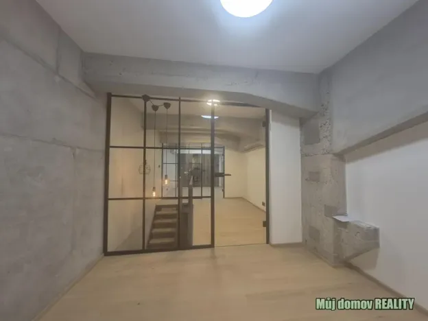 Pronájem bytu 3+kk, Praha - Vysočany, Kolbenova, 66 m2