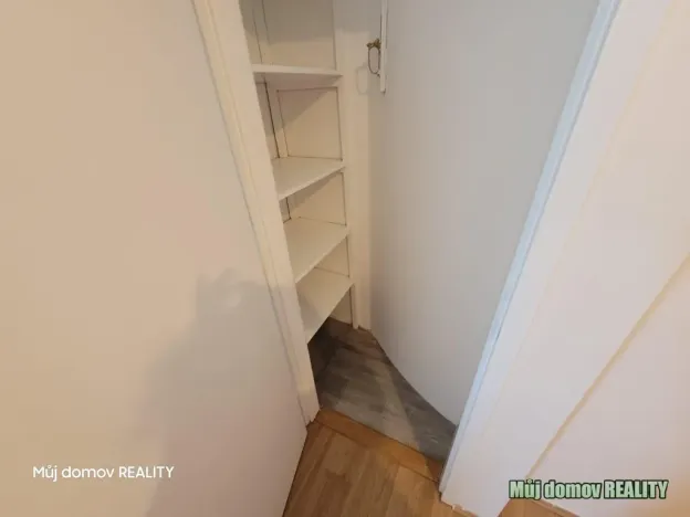 Pronájem bytu 4+1, Praha - Smíchov, Stroupežnického, 146 m2