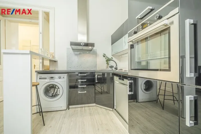 Prodej bytu 2+kk, Praha - Nové Město, Záhořanského, 61 m2