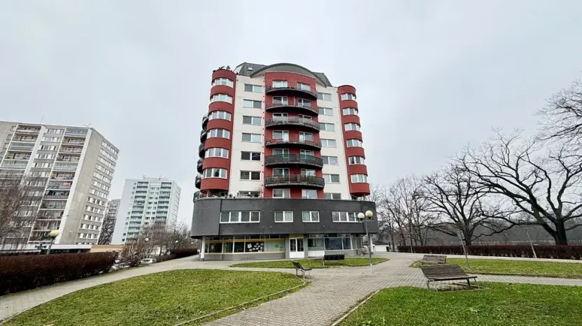 Pronájem bytu 2+kk, Pardubice, nábřeží Závodu míru, 76 m2