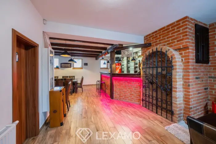 Prodej ubytování, Jevišovka, 241 m2