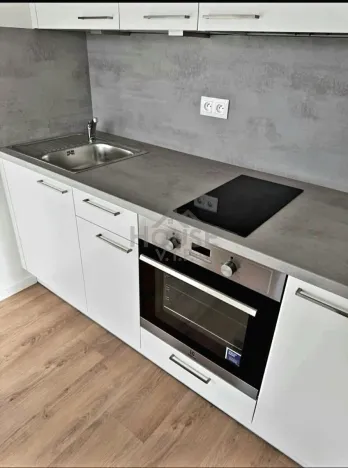 Pronájem bytu 1+kk, Praha - Hloubětín, Kolbenova, 30 m2